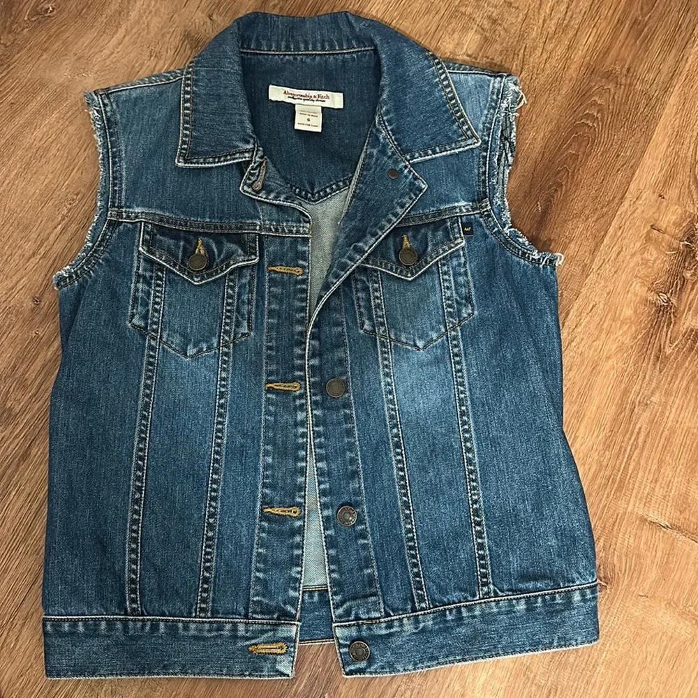 Abercrombie & Fitch jean jacket vest - Picture 1 of 4